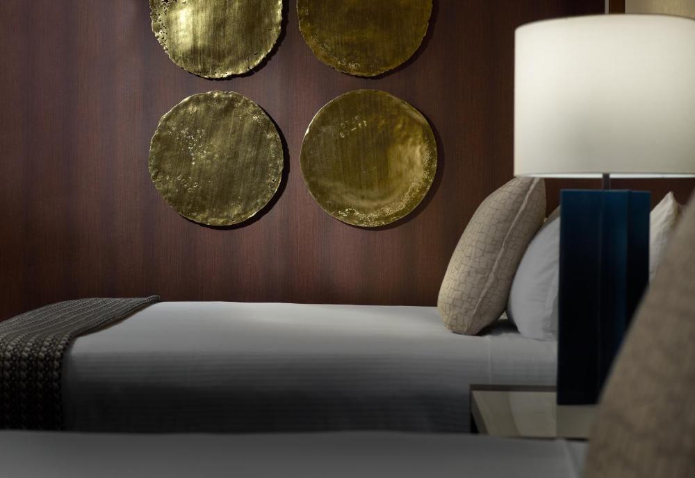 Club Premier Room - 2 Queen Beds interior